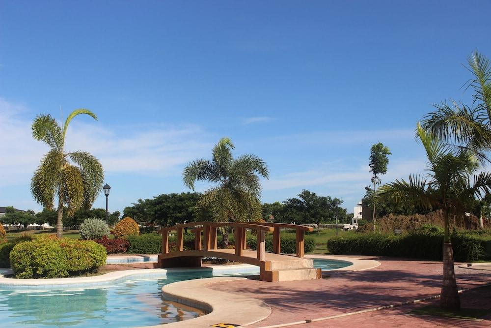 Sotogrande Iloilo Hotel Εξωτερικό φωτογραφία