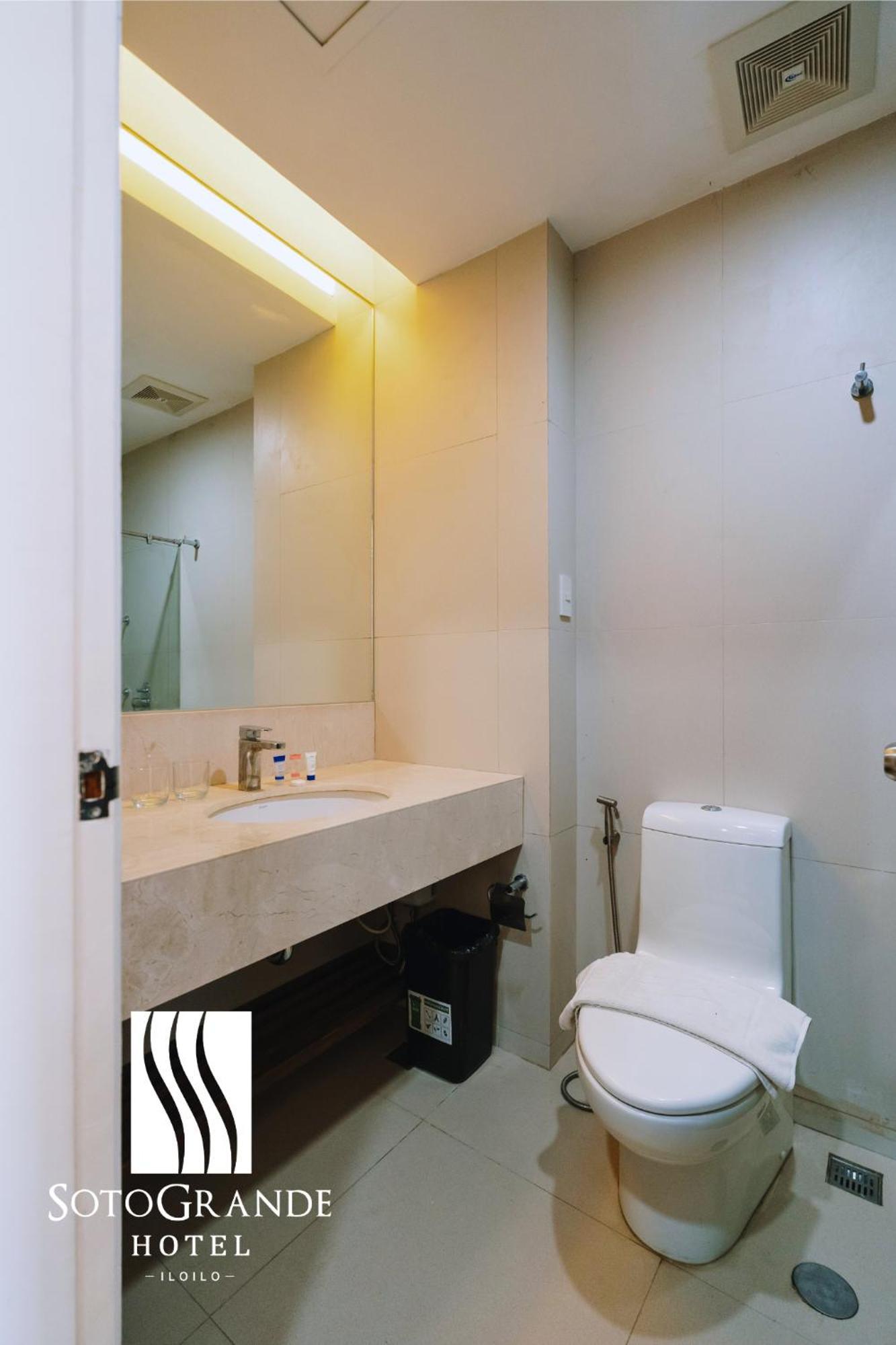 Sotogrande Iloilo Hotel Εξωτερικό φωτογραφία